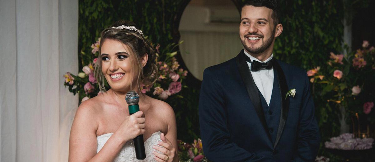 Ladies, Please Step Up to the Microphone! Ladies, Please Step Up to the Microphone!